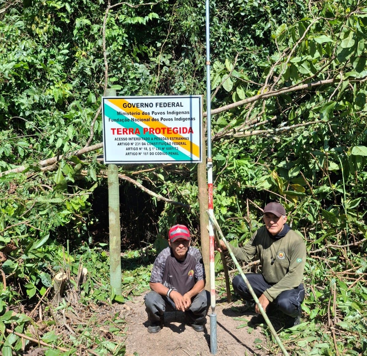 Brazil Marks Borders for Isolated Amazon Tribe After 25 Years - Image 5