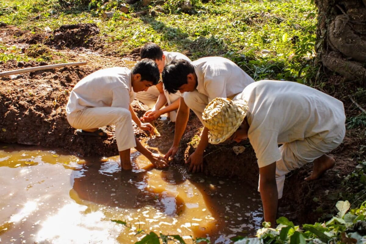 Teen Saves Bolivian Town by Reviving Ancient Water System - Image 2