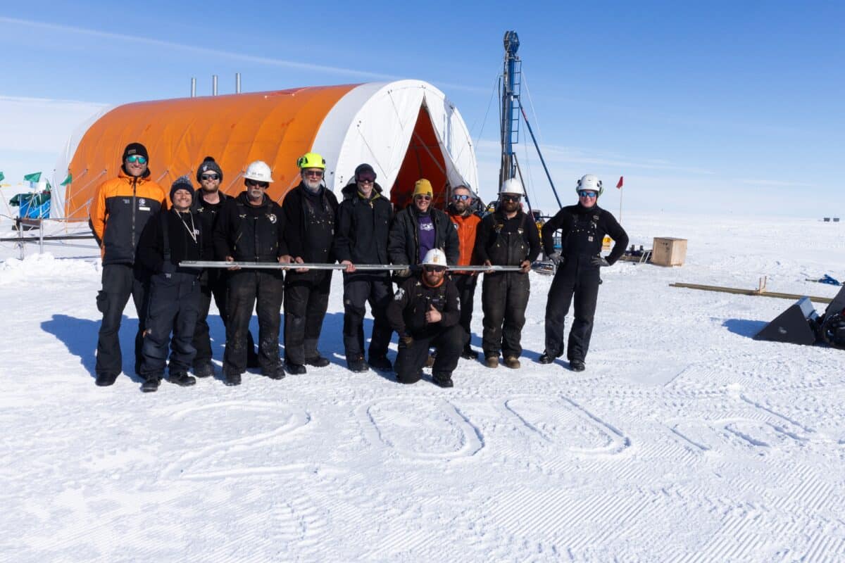 Scientists Pull 228-Meter Core From Beneath Antarctic Ice - Image 4