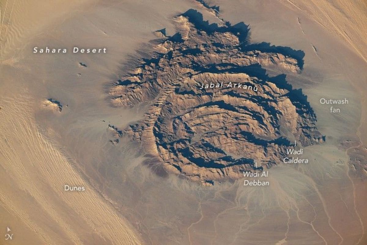 NASA Solves Mystery of Sahara's 15-Mile Ring Mountain - Image 2