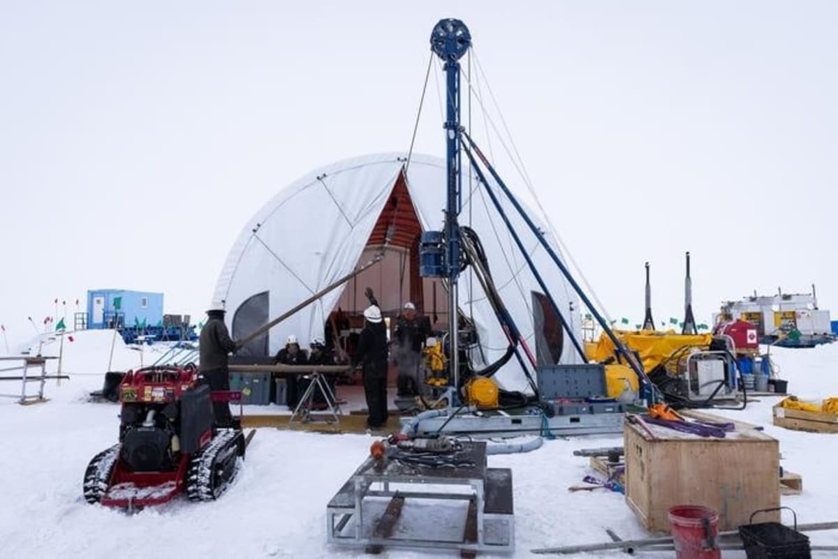 Scientists Pull 228-Meter Core From Beneath Antarctic Ice - Image 3