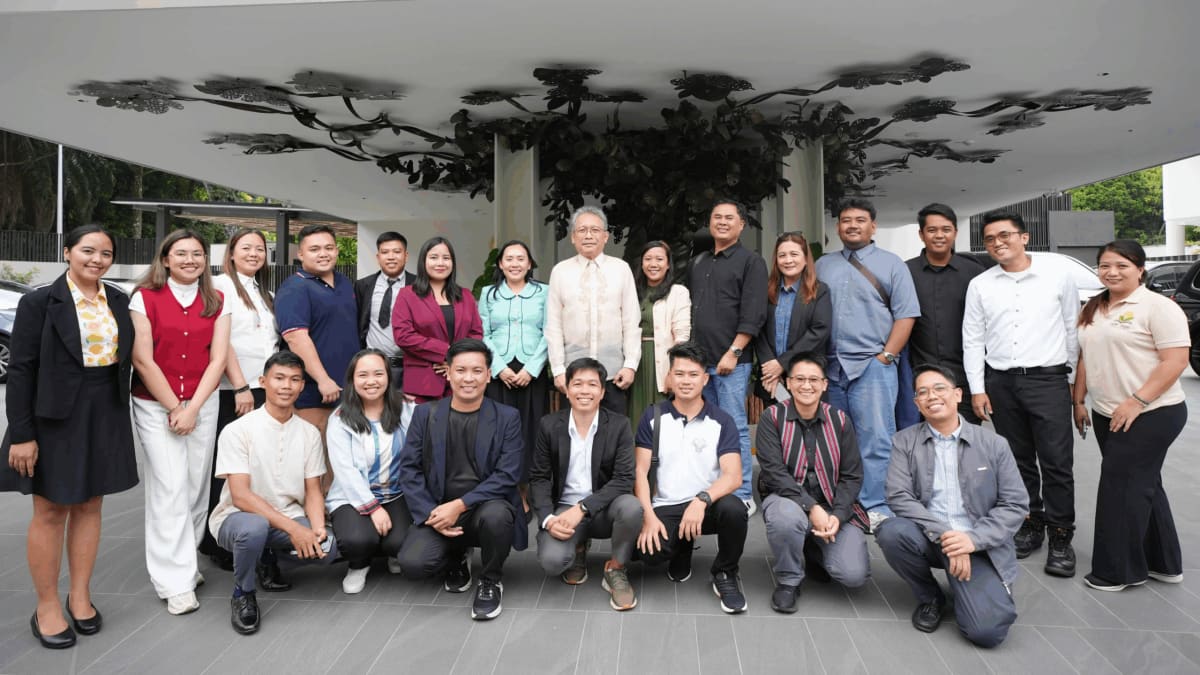 17 Filipino Farmers Learn AI and Agritech in Singapore