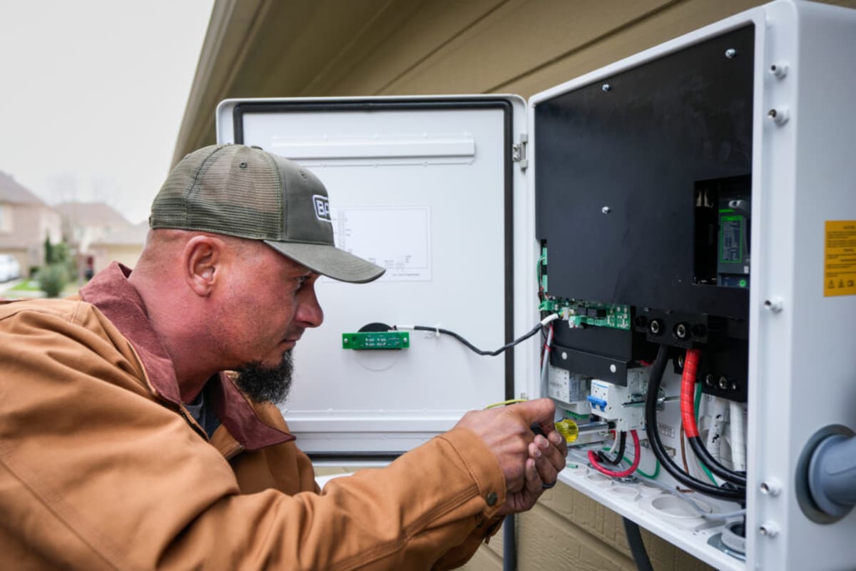 Network of home battery systems connected to create virtual power plant for cleaner grid