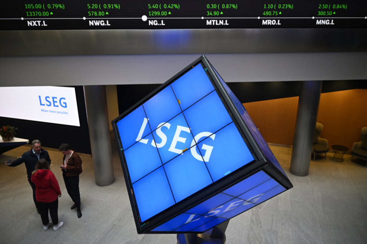 Green Economy Hits $10 Trillion, Outpaces Fossil Fuels