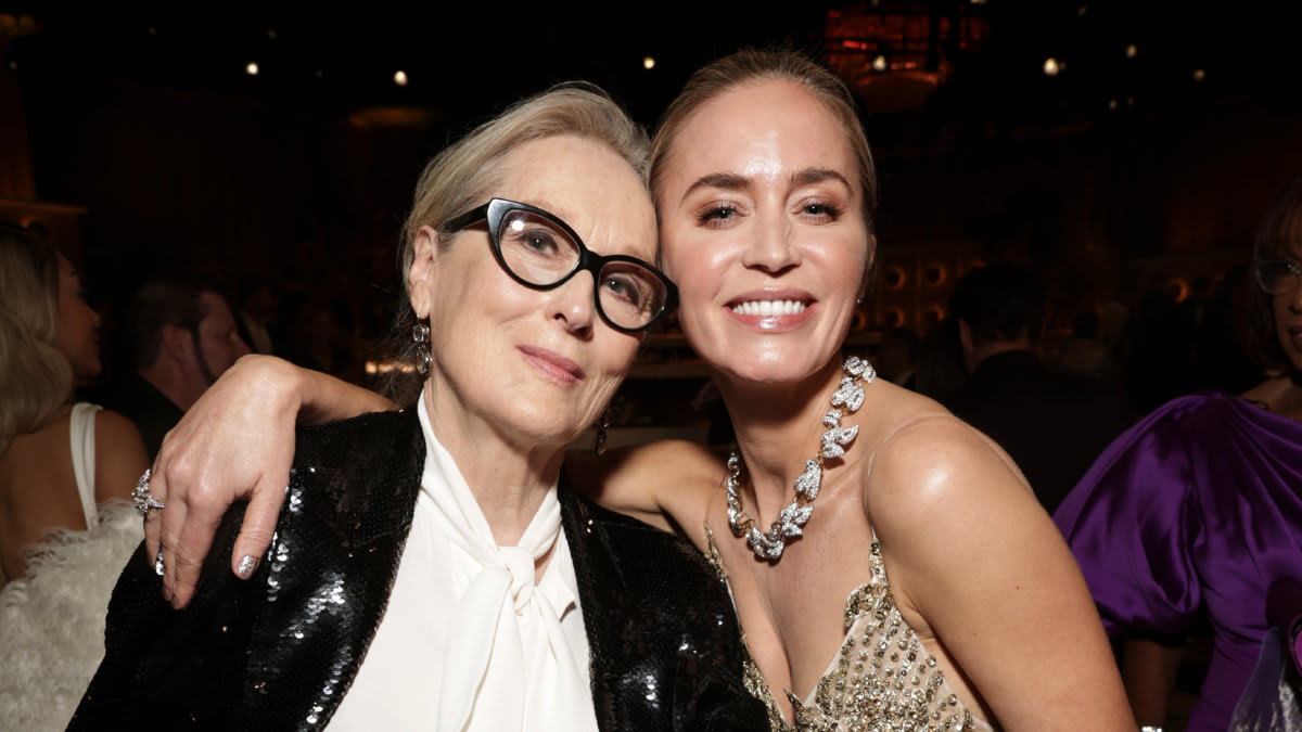 Emily Blunt smiling while sharing wedding story on Jimmy Kimmel Live talk show
