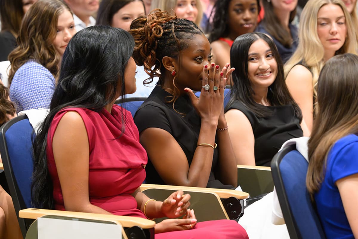 PA Student Wins Full-Tuition Scholarship at White Coat Event - Image 3