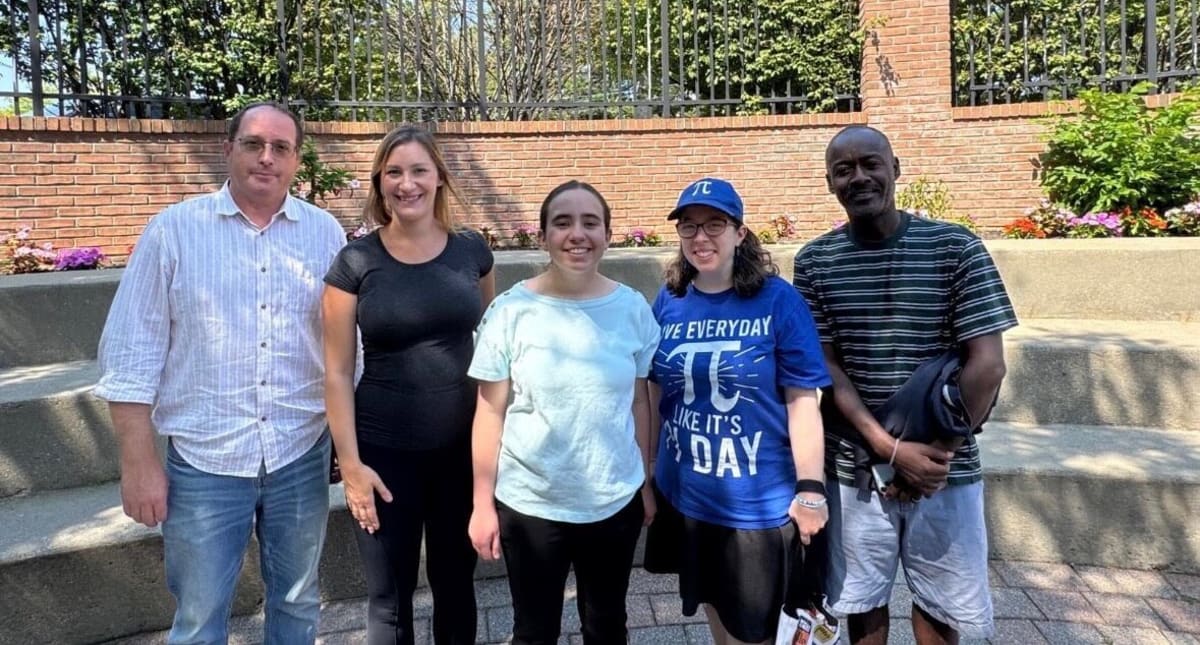 Teen Memorizes 408 Pi Digits in Under a Minute