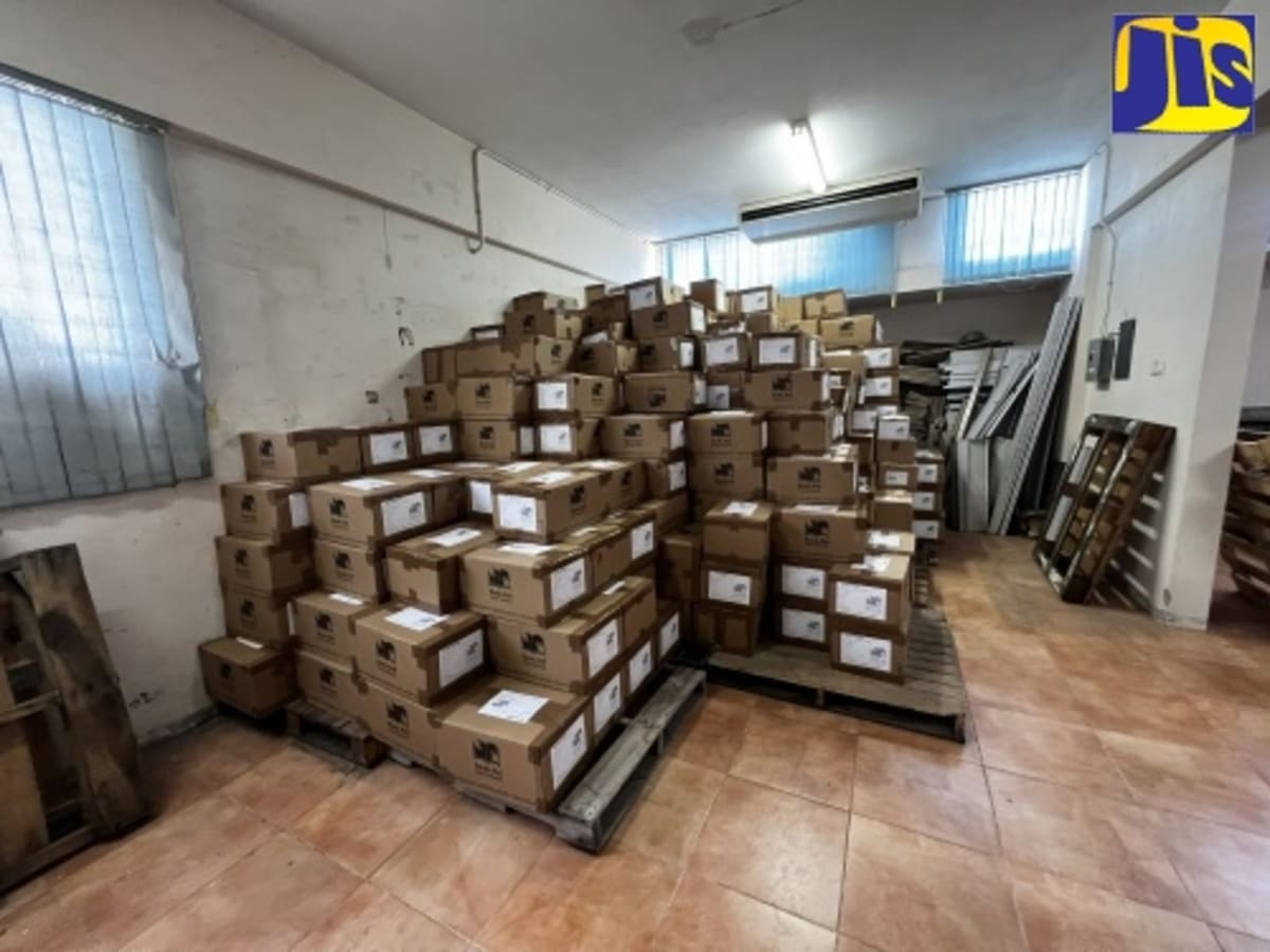 22,000 Books Replace Jamaica's Hurricane-Destroyed Libraries - Image 2