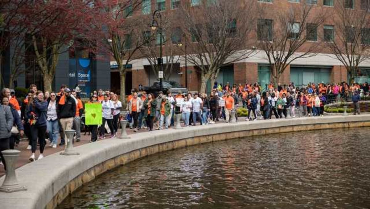 200 Volunteers Power Boston's 24/7 Crisis Hotline - Image 2