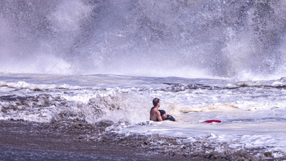 Teen Lifeguard Saves Boy From Massive Waves at Santa Cruz