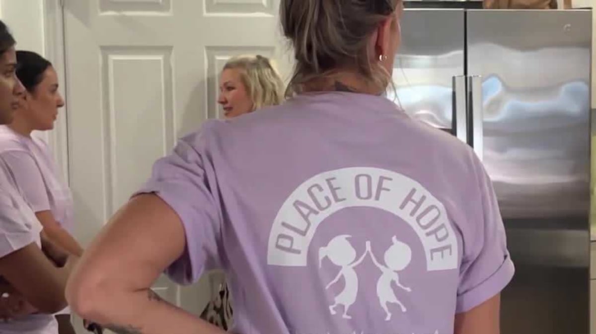 Volunteers Furnish Home for Former Foster Child in Florida
