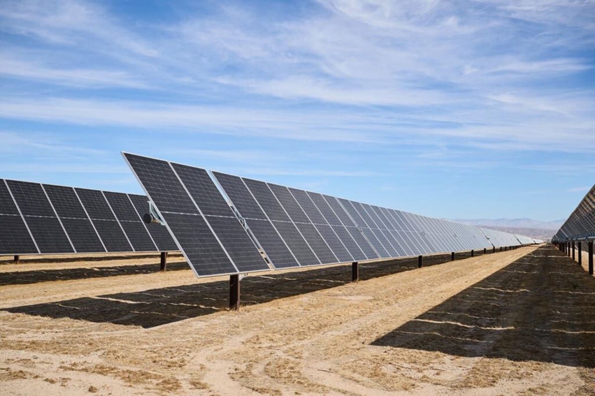 LA Secures Solar Power for 214,000 Homes in Utah Deal
