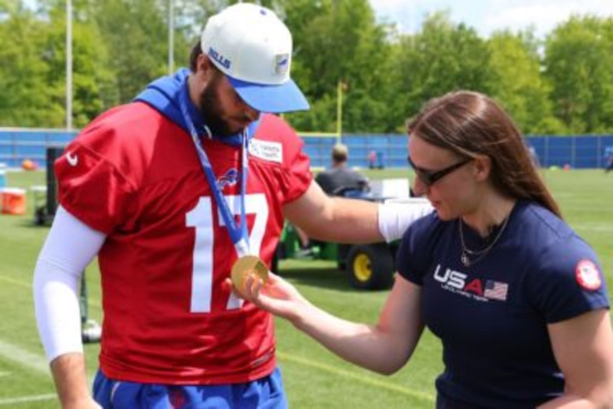 Buffalo Hockey Star Meets Her Hero Josh Allen with Gold
