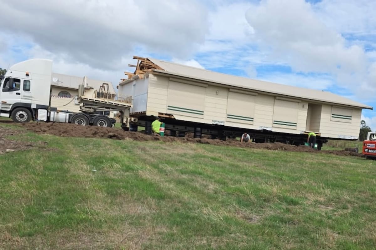 Victorian Couple Moves Dream Home 100 Meters to Right Block - Image 3