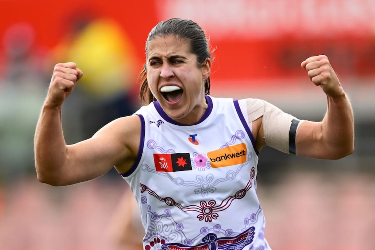 Injured AFLW Star Coaches Team to Win from Sideline - Image 3