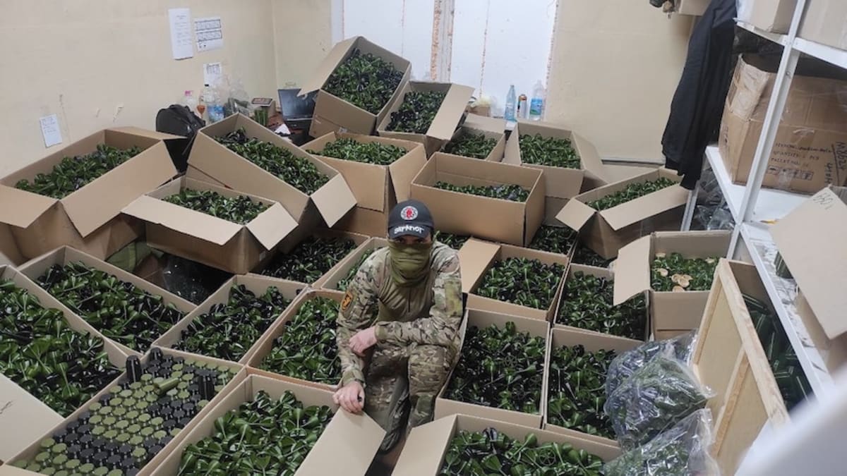 400 Volunteers 3D Print Drone Parts for Ukraine's Army - Image 2