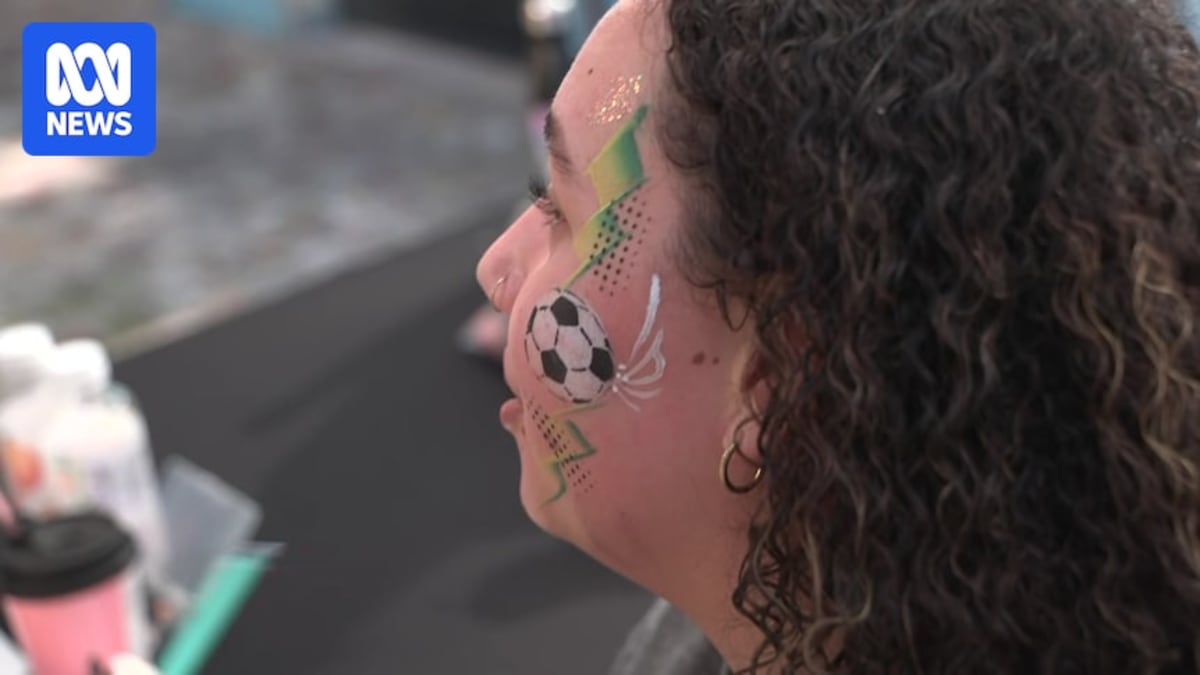 7,000 Fans Pack Melbourne to Celebrate Socceroos Win