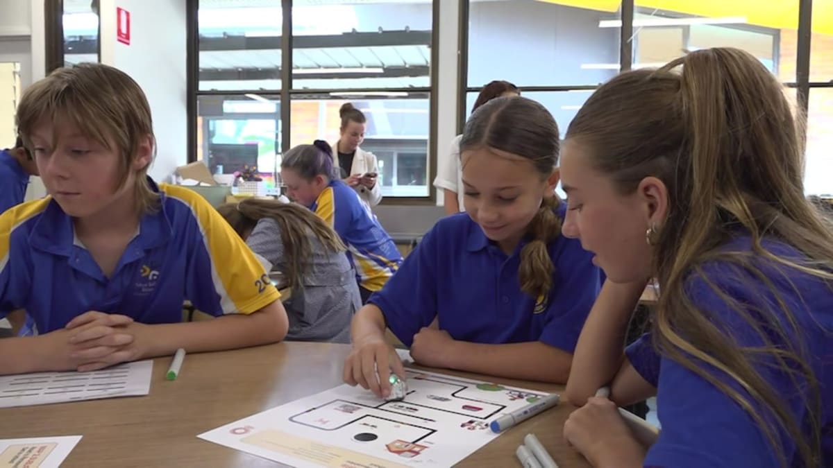 Tiny Robots Prepare Kids for Clean Energy Careers - Image 3
