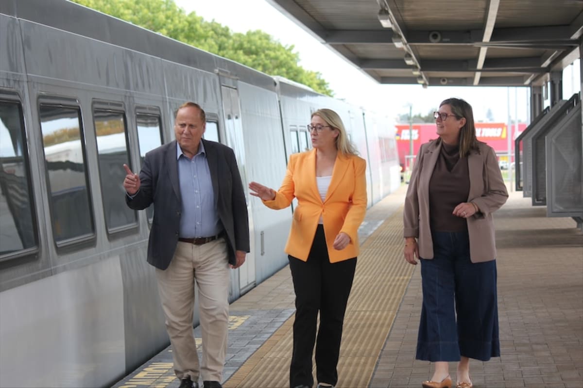 Perth to Bunbury Train Returns After 3-Year Wait - Image 4