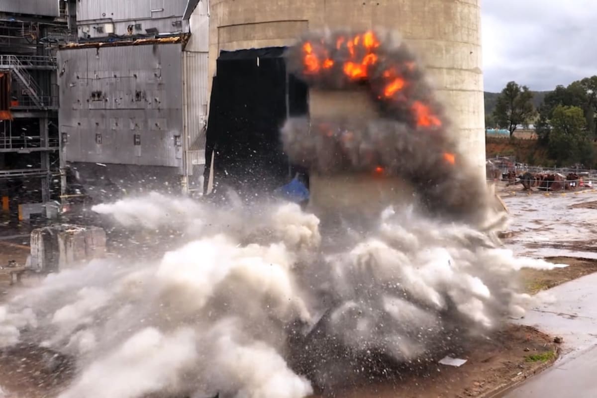 Coal Station's Giant Towers Fall, Make Way for Battery Hub - Image 5