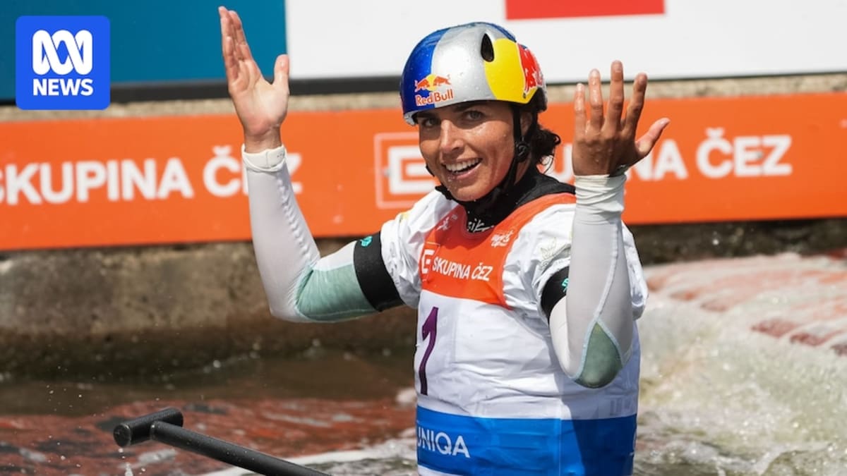 Jessica Fox paddling in canoe slalom competition after returning from kidney surgery recovery