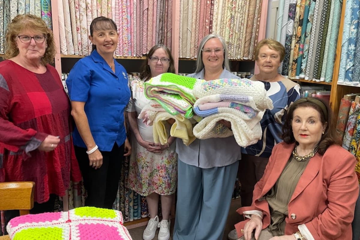 Australian Community Finishes 5,000 Knitted Squares for Charity - Image 5