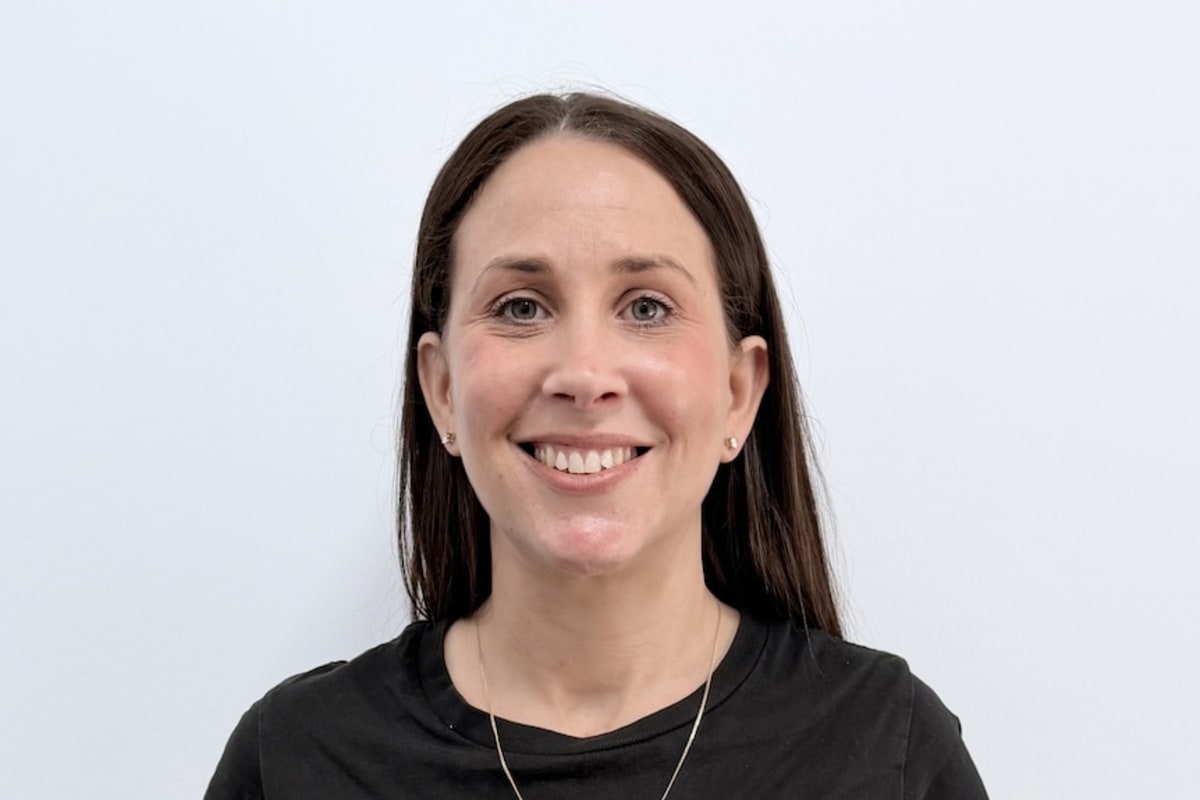 Hairdresser to Carpenter: Women Double in Construction Trades - Image 5