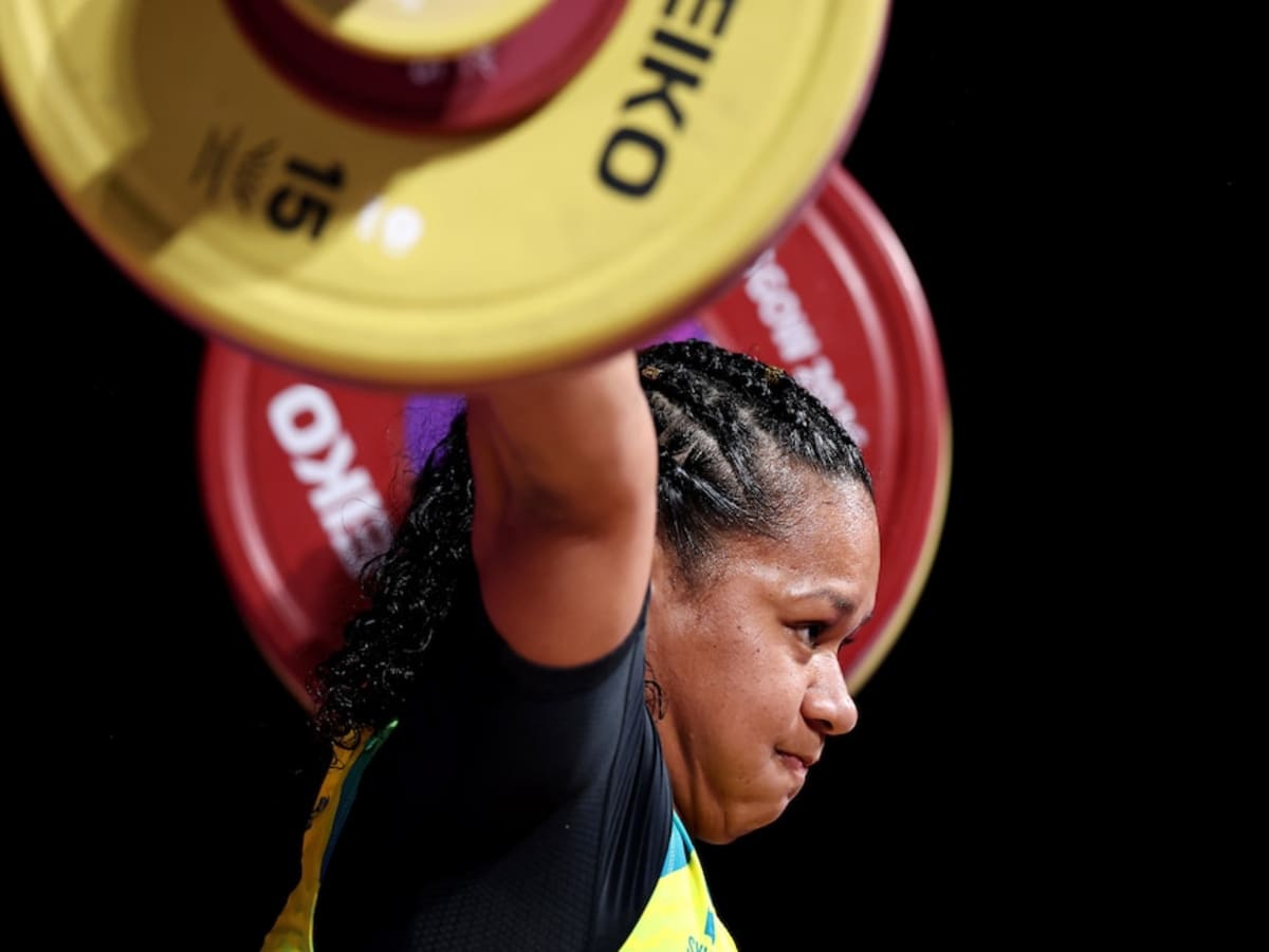 Weightlifter Wins Third Gold After Olympic Heartbreak - Image 3