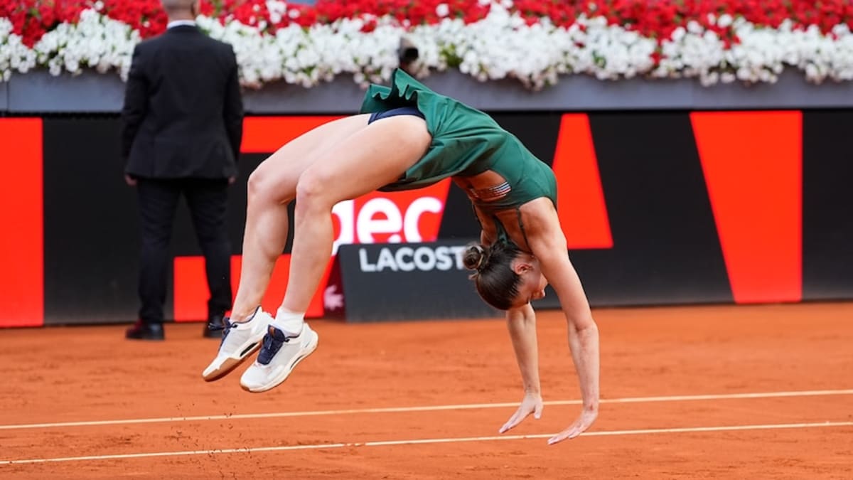 Ukrainian Tennis Star Wins Madrid Open, Does Backflip - Image 2