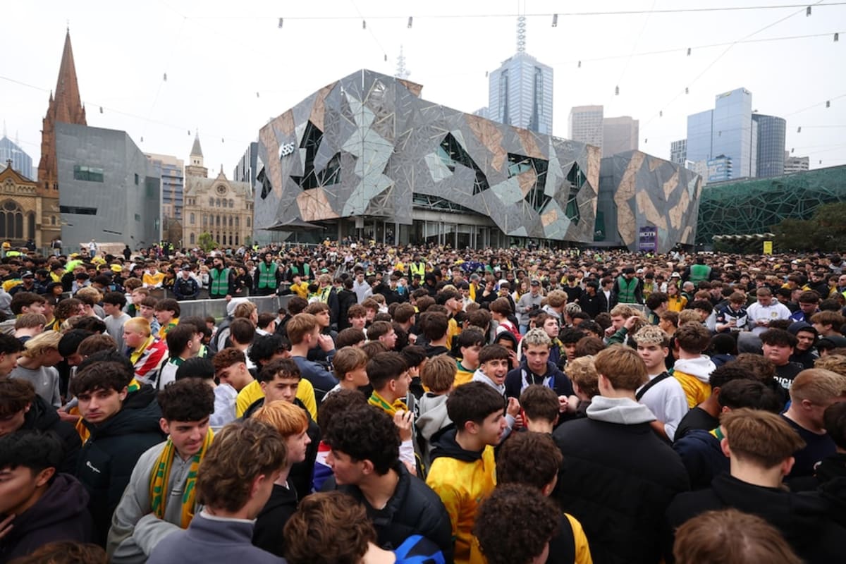 Australia Kids Skip School to Watch Socceroos Win Draw - Image 5
