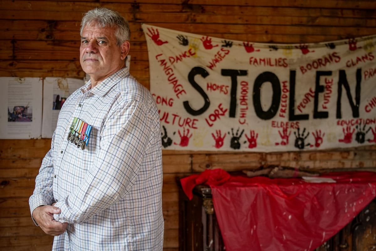 Indigenous Vet Ricky Morris Leads Melbourne's Anzac March - Image 5