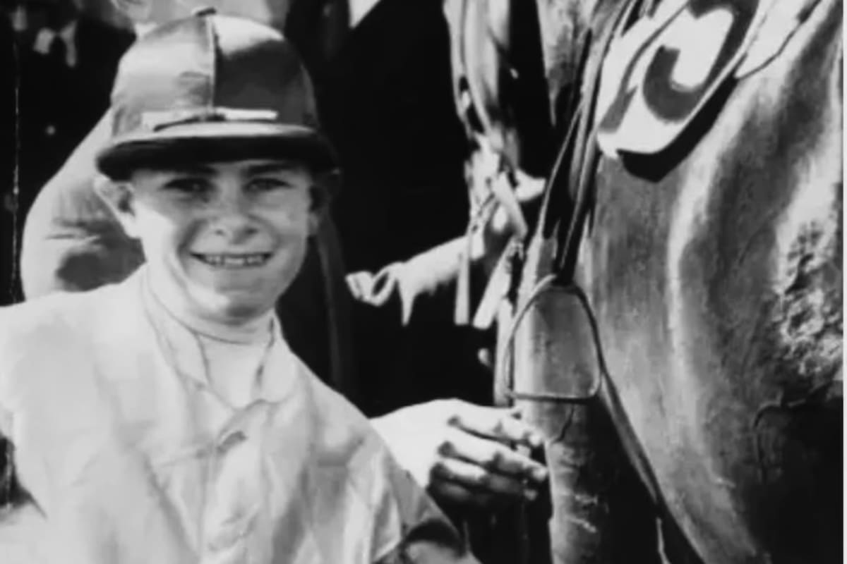 Teen Jockey's 80-1 Melbourne Cup Win Lives On In Silo Art - Image 4