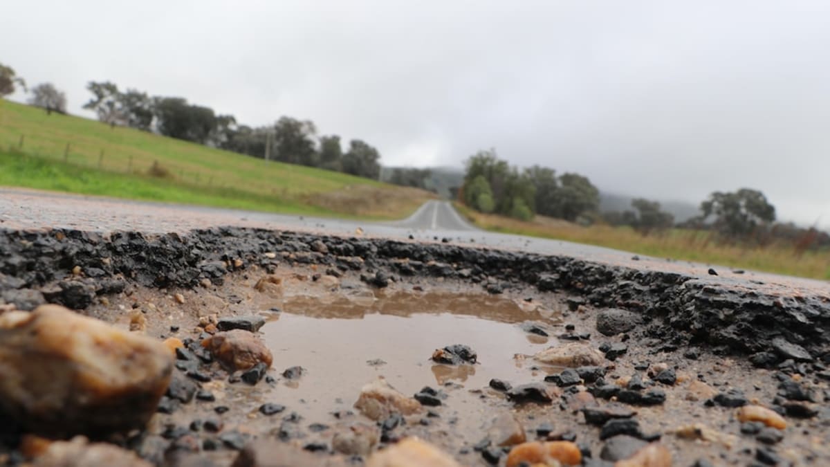 Victoria Pledges $1B to Fix Roads, Fill 200K Potholes - Image 2