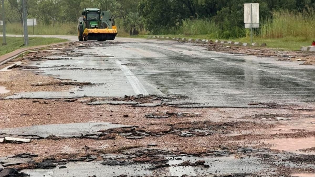 NT Crews Fill 1,000+ Potholes After Historic Floods - Image 2