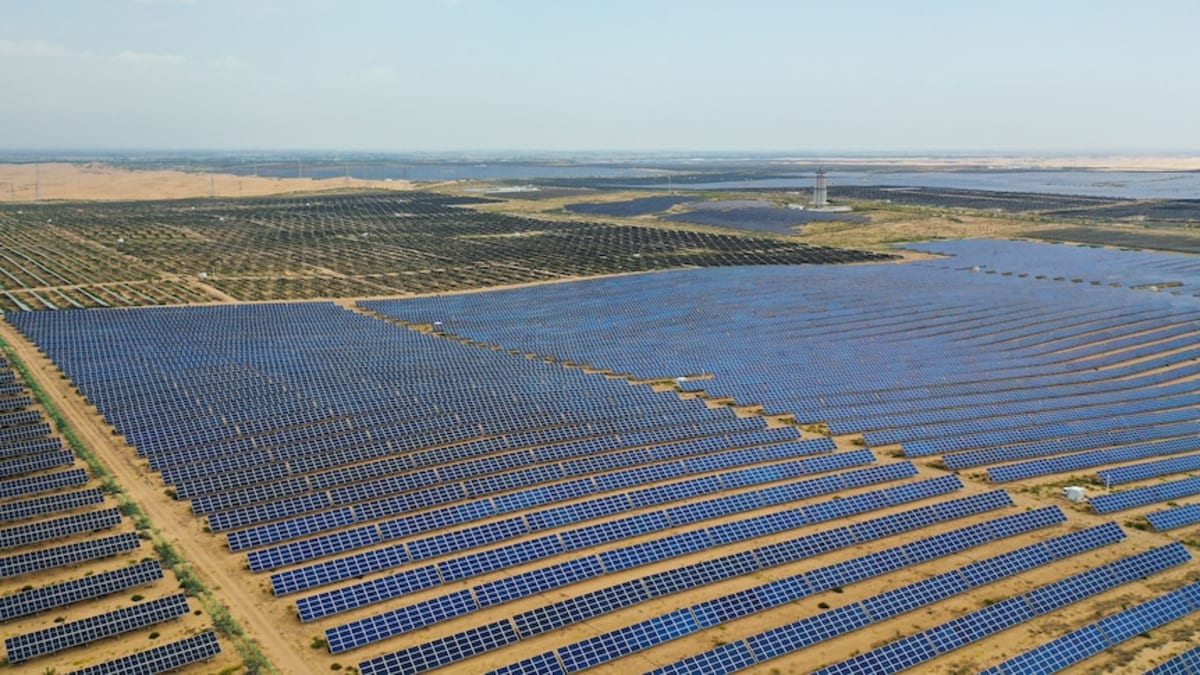 China Installs More Green Energy Than Rest of World Combined - Image 2