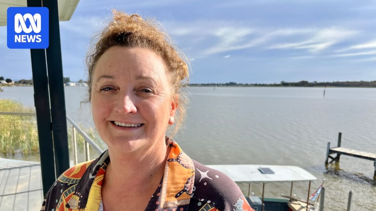 Daughter Carries Father's 14-Year Fight for Murray River