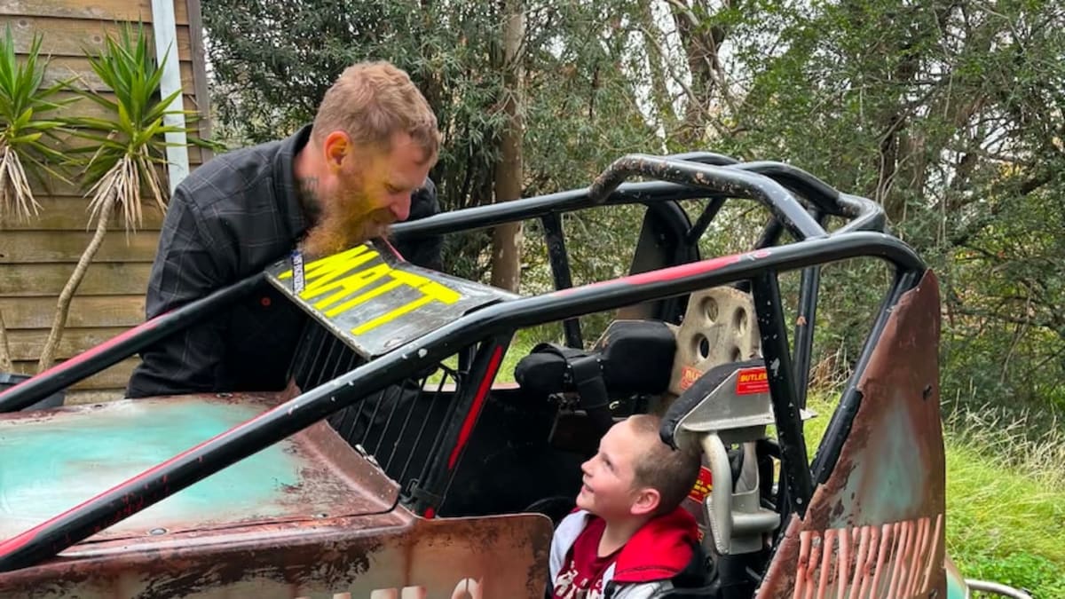 Town Throws Epic Birthday Party for Boy Who Feared No One Would Come - Image 3