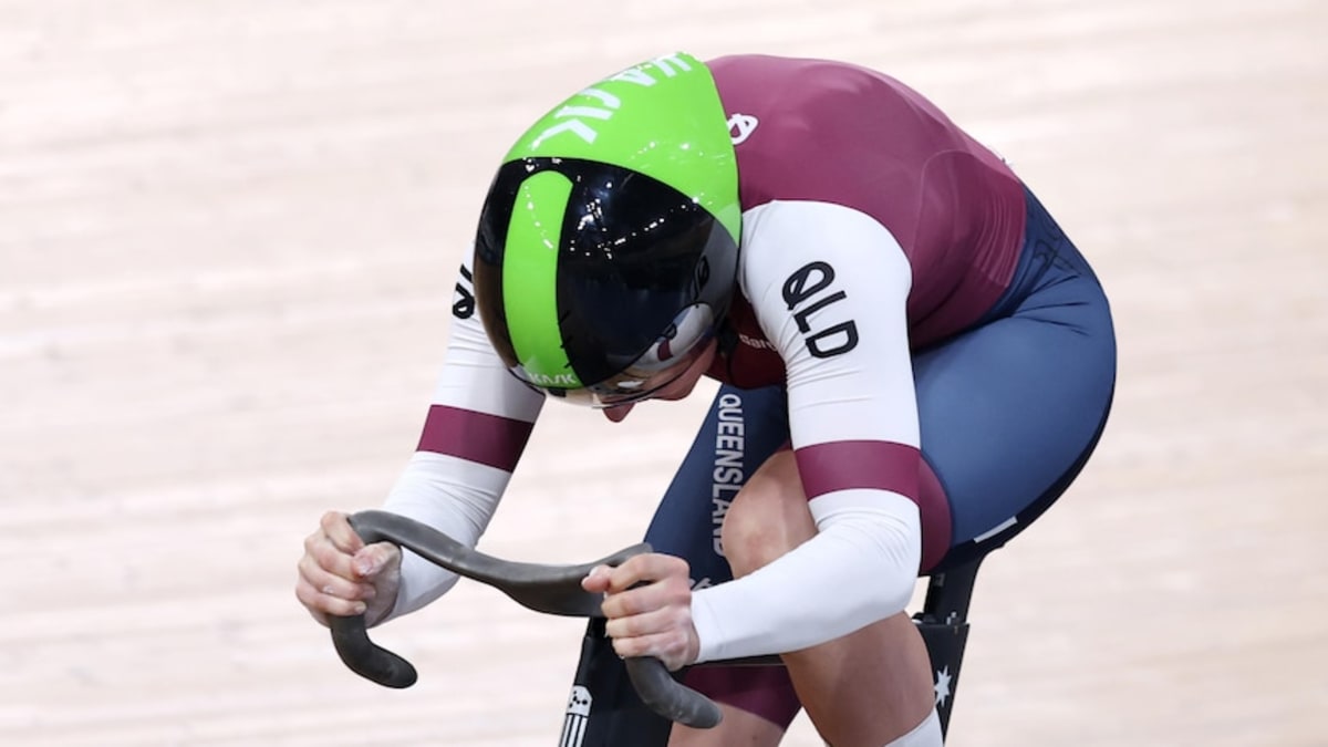 Cyclist Wins Gold After Bone Injury Nearly Ended Her Career - Image 2