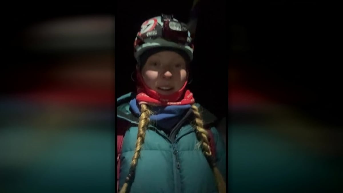 Teen Becomes Youngest Australian to Summit Everest - Image 2