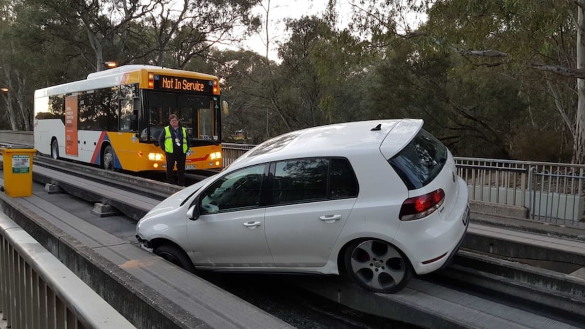 Adelaide's O-Bahn Goes 365 Days Without a Car Crash - Image 2