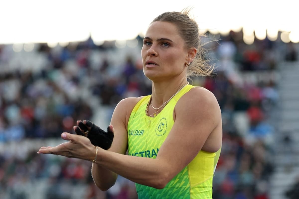 Pole Vault Champ Nina Kennedy Wins Silver, Finds Joy - Image 3