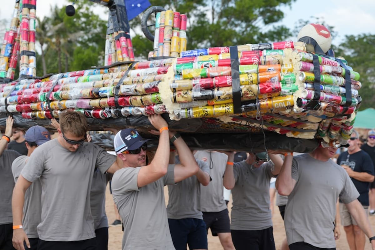 Darwin's 52nd Beer Can Regatta Draws Thousands to Beach - Image 5