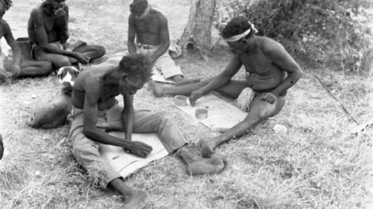 810 Hidden Aboriginal Artworks Find Families After 80 Years - Image 3