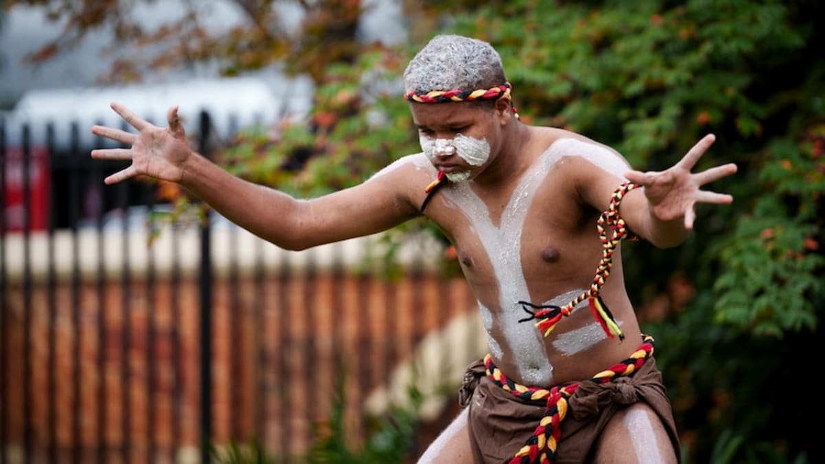 Indigenous Elders Explain Welcome to Country After Anzac Day - Image 2