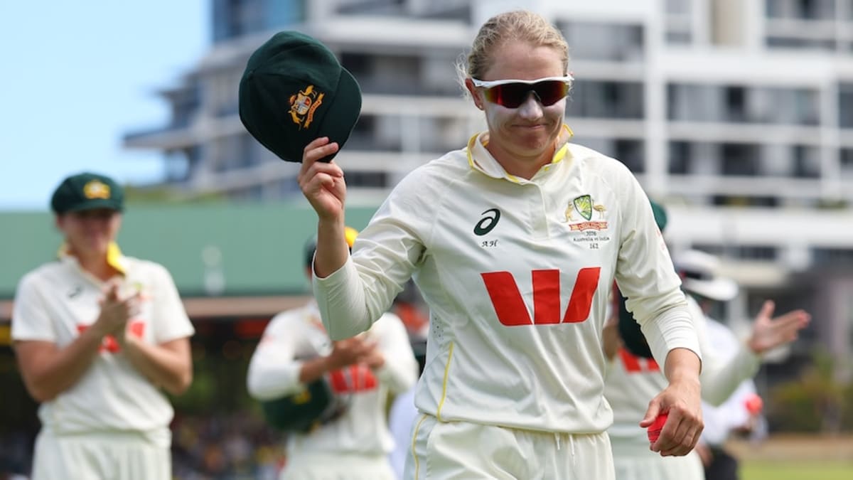 Alyssa Healy Retires as Australia Dominates India in Test - Image 3