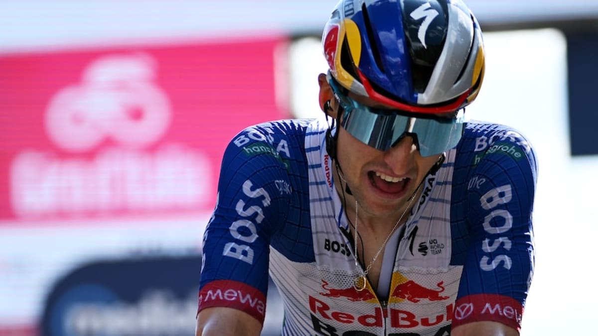 Jai Hindley Climbs to 3rd at Giro With One Stage Left - Image 3