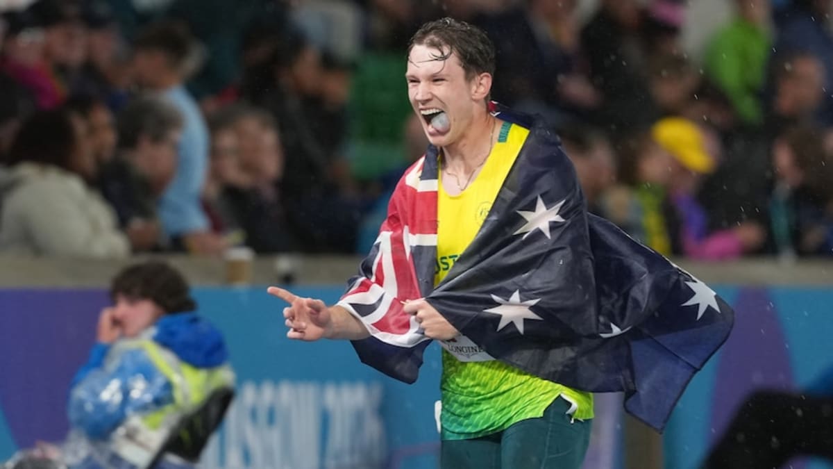 Australia Breaks Two Sprint Records in One Rainy Night - Image 2