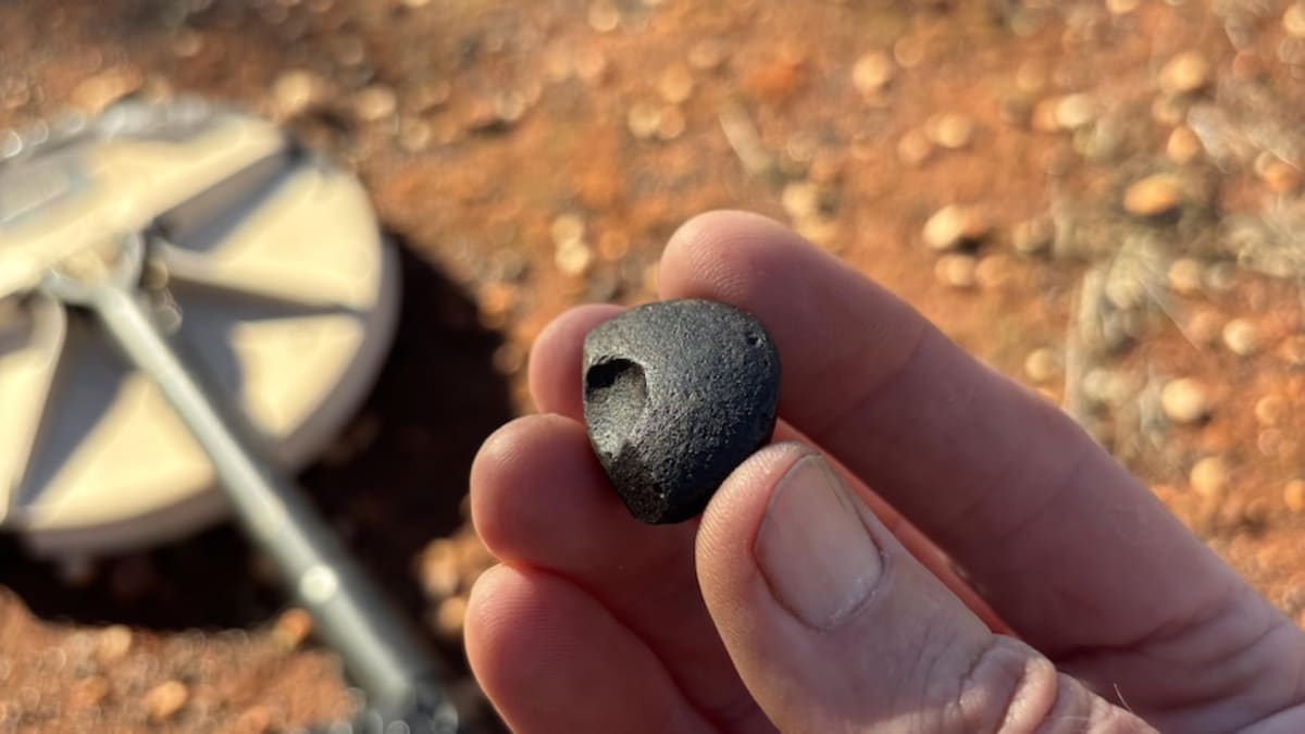 Prospector Finds 800,000-Year-Old Space Glass in Outback - Image 3