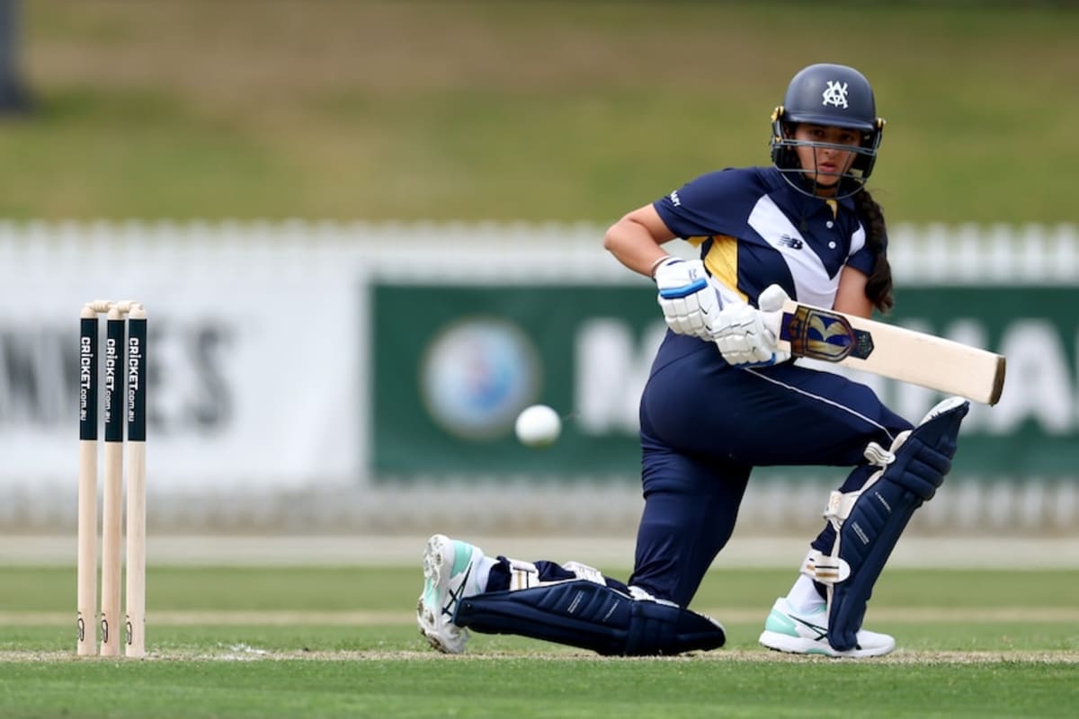 Teen Sees Women's Cricket on TV, Now Plays for Australia - Image 5