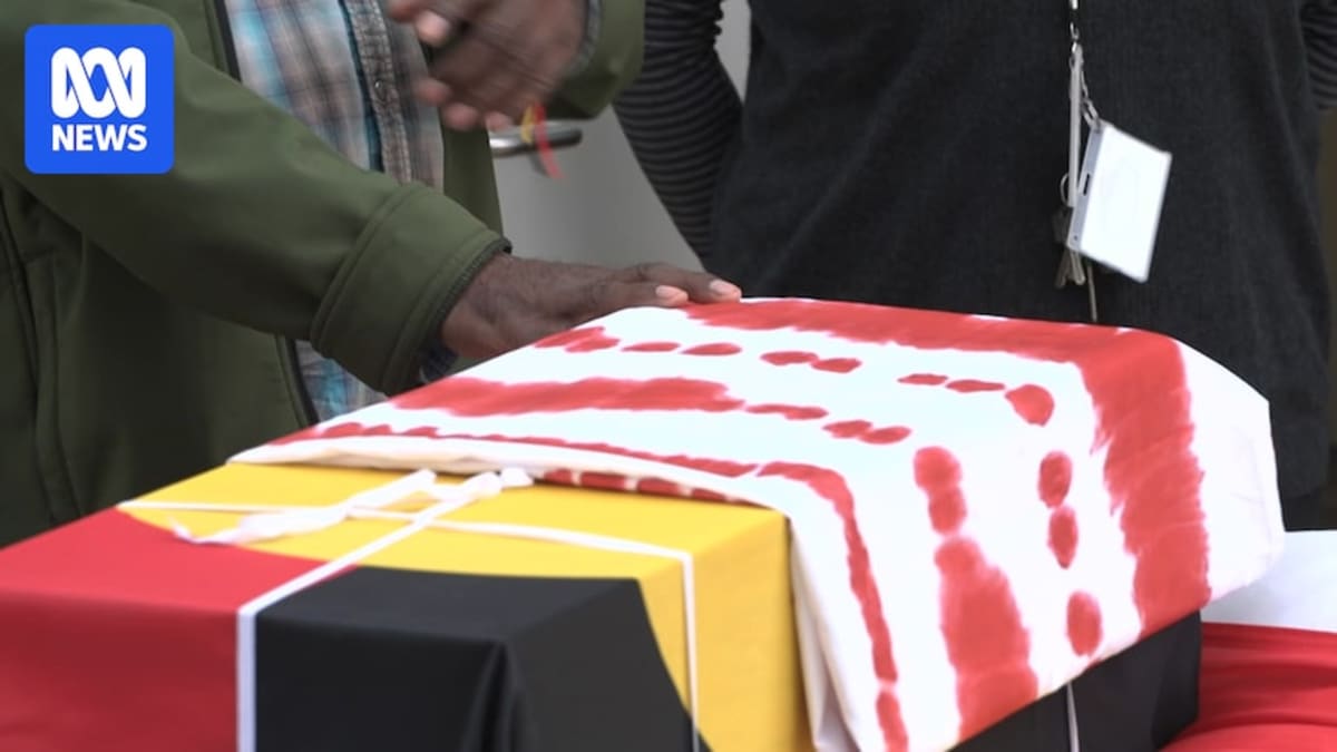 Aboriginal elders and museum staff gather for transfer ceremony of ancestor remains in Adelaide